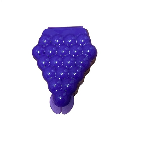 Kitchen Tupperware Me Not Storage Snack Grape Keepe Poshmark